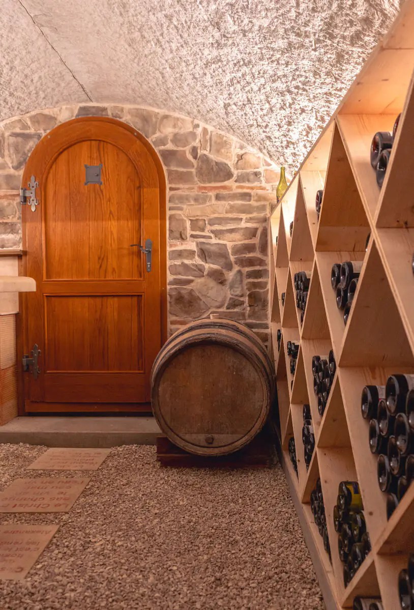 PointCav créateur spécialiste de caves à vin voûtées enterrées