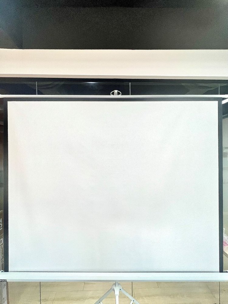 What Is the Best Color for Your Projector Screen? White, Black or Gray