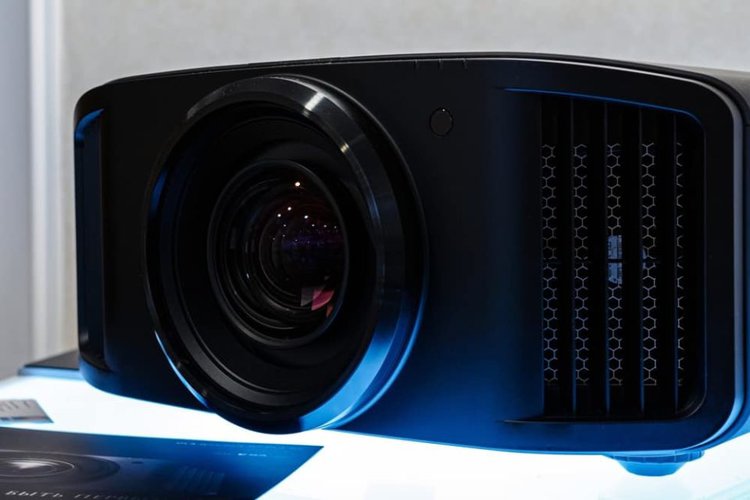 Can You Watch Apple TV on a Nebula Projector? Pointer Clicker