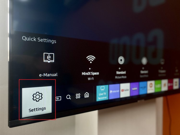 7 Verified Solutions to Fix a Dimming or Darkening Screen on Your