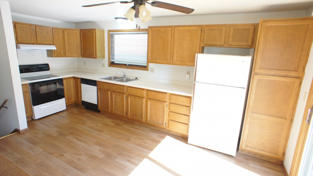 2 Bedroom Pet Friendly Duplex Available!