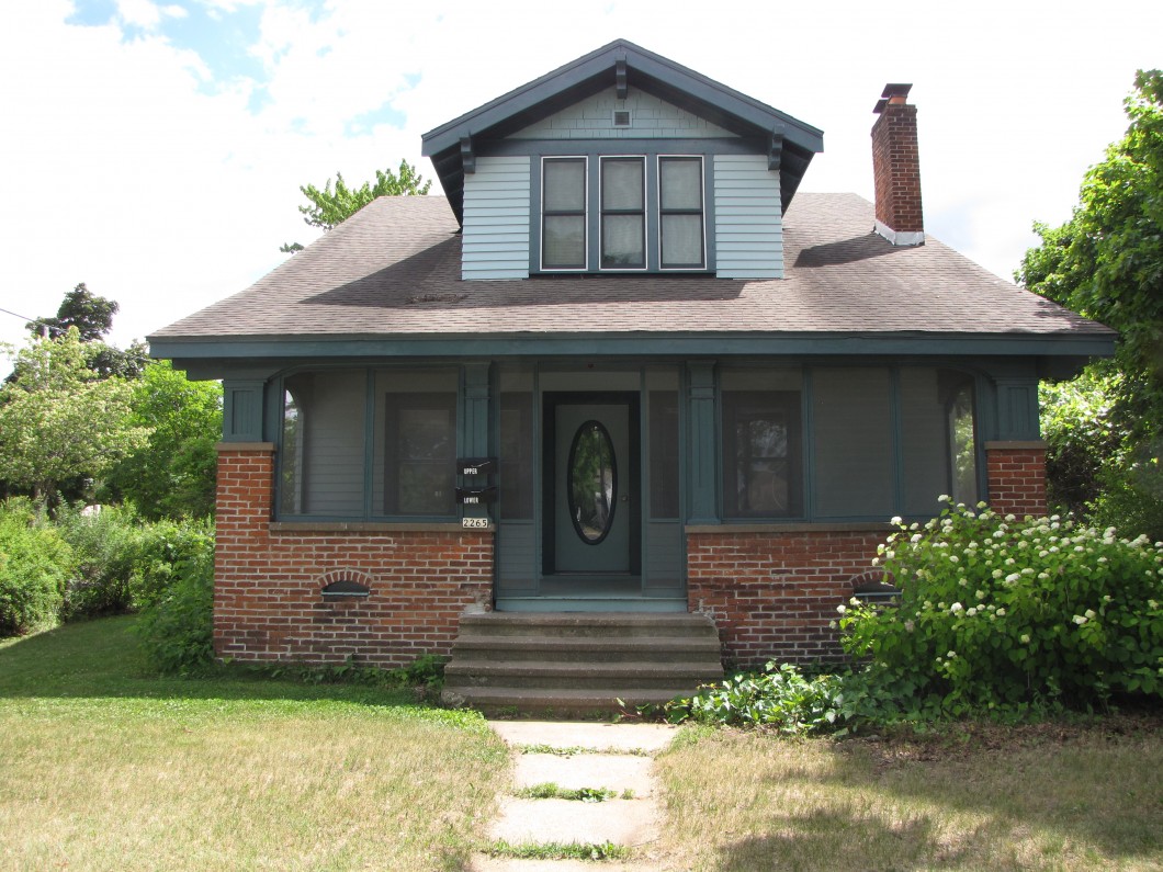 Clark Street Duplex Lower 3 Bedroom / 2 Bath