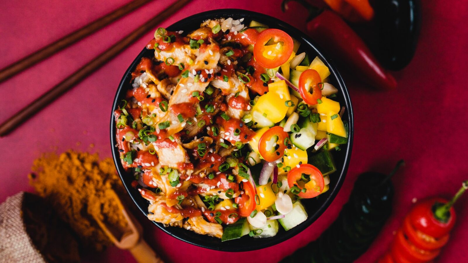 SPICY CHIRASHI POULET RÔTI Pokawa