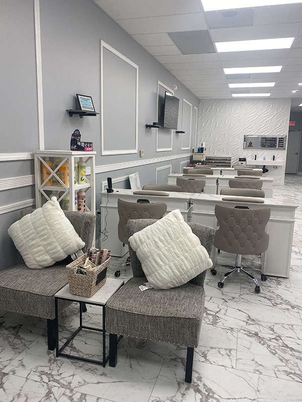Nail Salon 67037 Polished Nail Lounge of Derby, Kansas 67037
