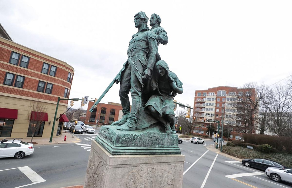 Charlottesville City Council Votes to Tear Down Statue of Lewis, Clark