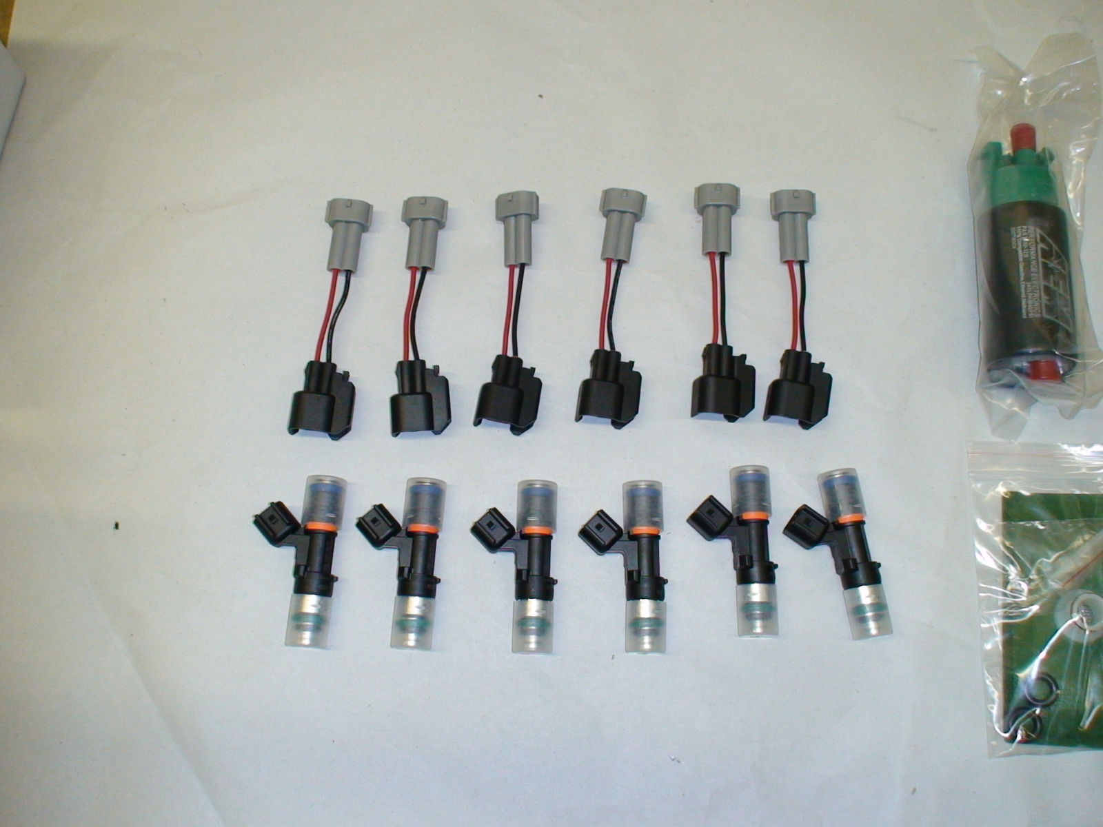 Bosch 550cc fuel injector , AEM 340lph fuel pump upgrade kit for Nissan