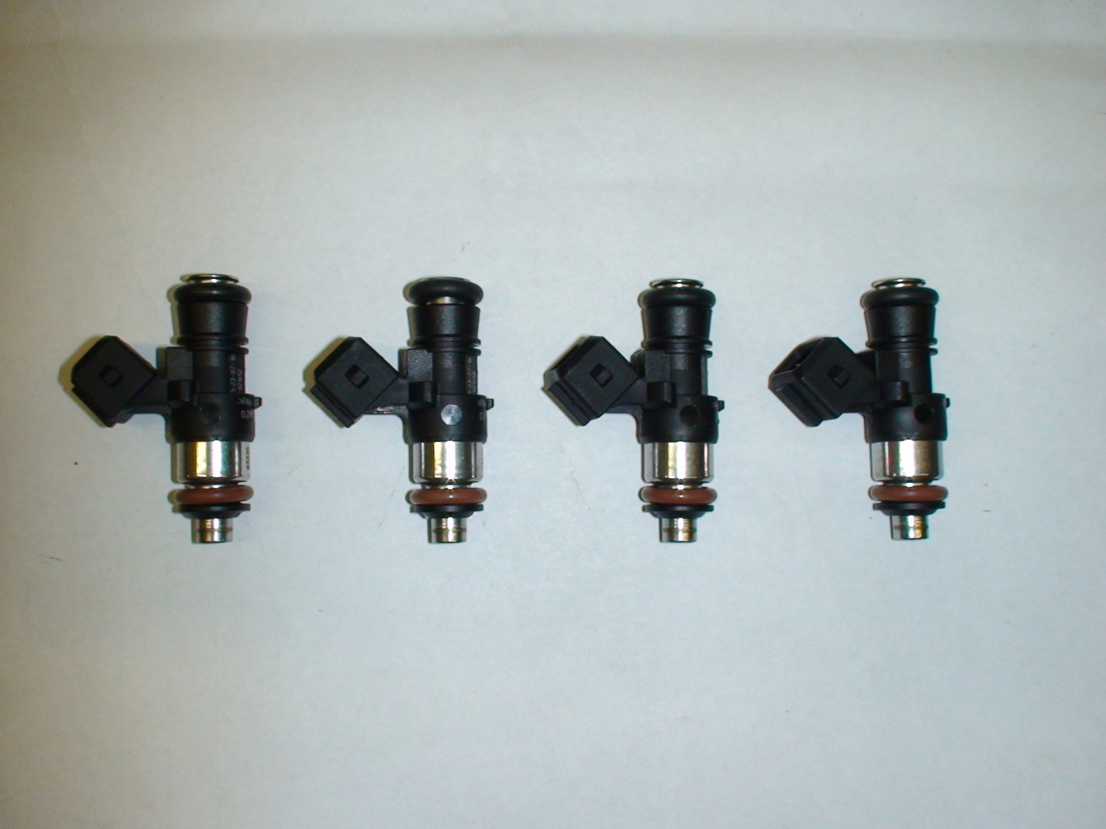 4 new Genuine Bosch EV14 1650cc fuel injectors 0280158333 short style