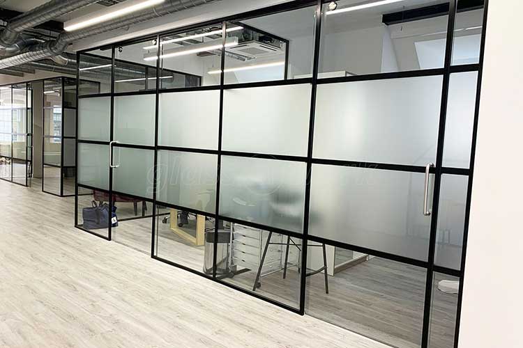 Aluminium Glass Partition Manufacturers & Suppliers in Delhi Gurgaon