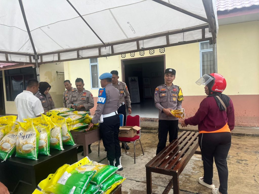 Polsek Daik Lingga dan Bulog Gelar Gerakan Pangan Murah Dukung Stabilitas Harga