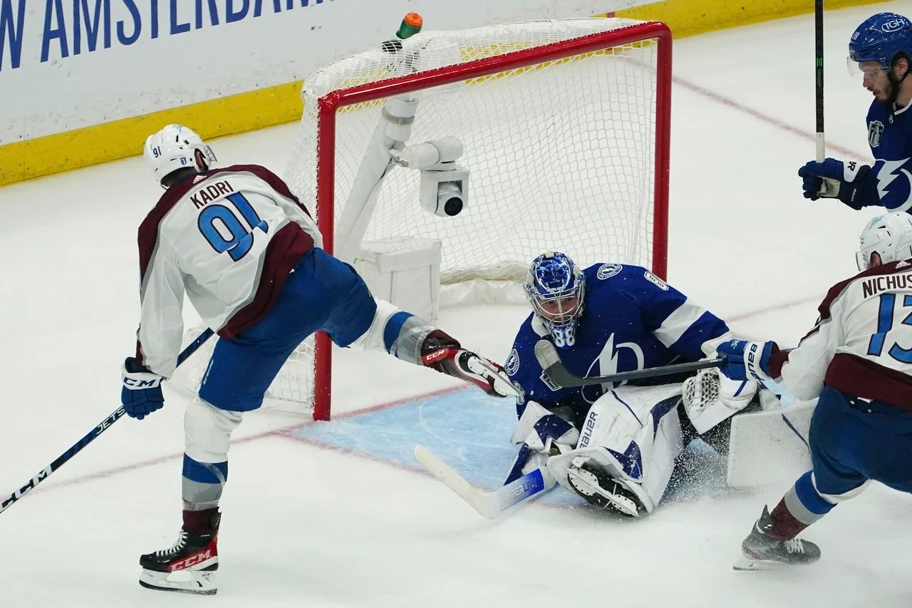 NHL Finals Tampa Bay Lightning odrabiają straty w finale POLSKI FM