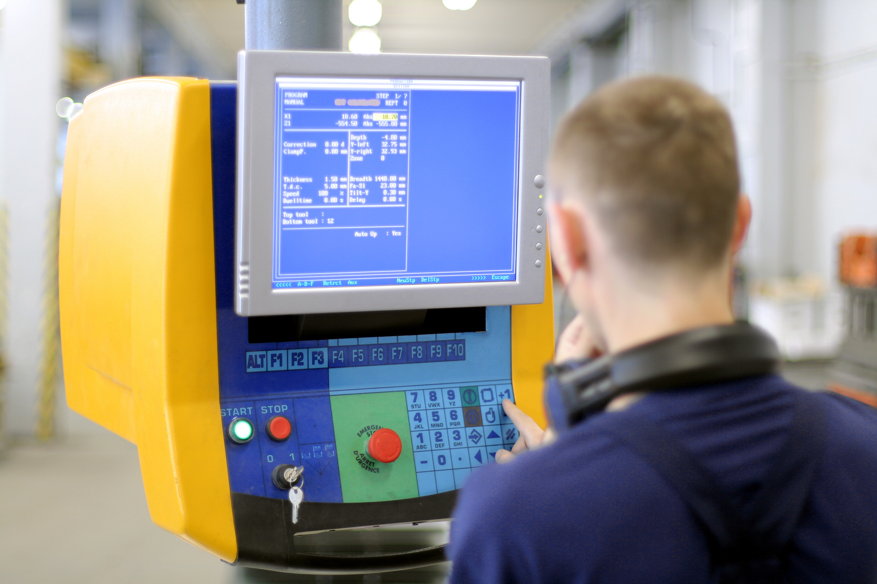 Increase Manufacturing Efficiency with Standardized HMI