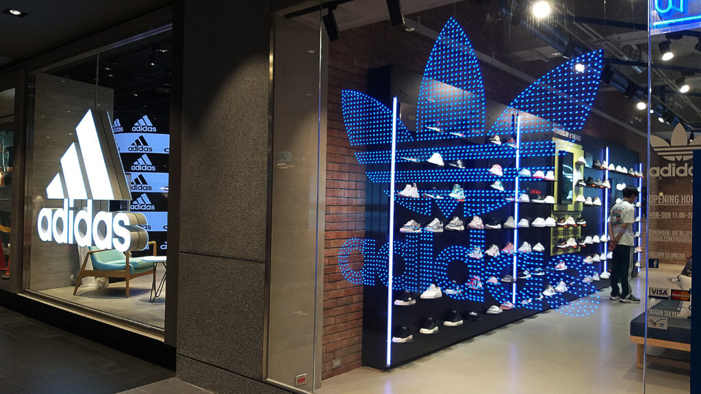 PolyMagic™ LED Glass Polytronix Privacy Glass