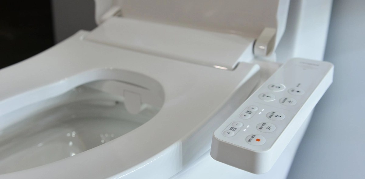 How Does a Smart Toilet Work? Are Smart Toilets Worth the Money