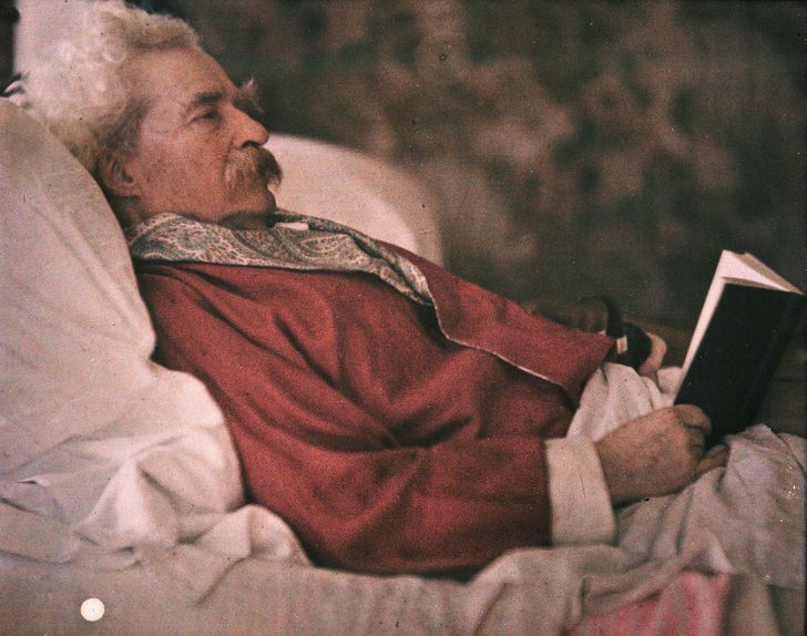 11 писатели, които са известни не само със своите произведения, но и