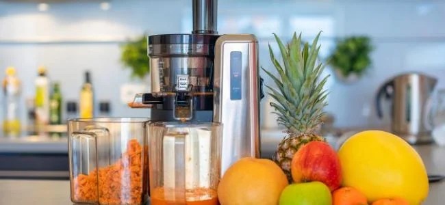 How To Use A Juicer: Easy 12 Steps & Unlimited Guides 2024