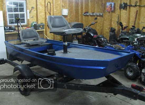 37 Best Jon Boat Mods with Ideas for Decking, Seats, Fishing & Hunting