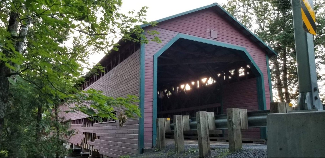 L’été au pont Rouge de SteAgathe Les ponts couverts au Québec