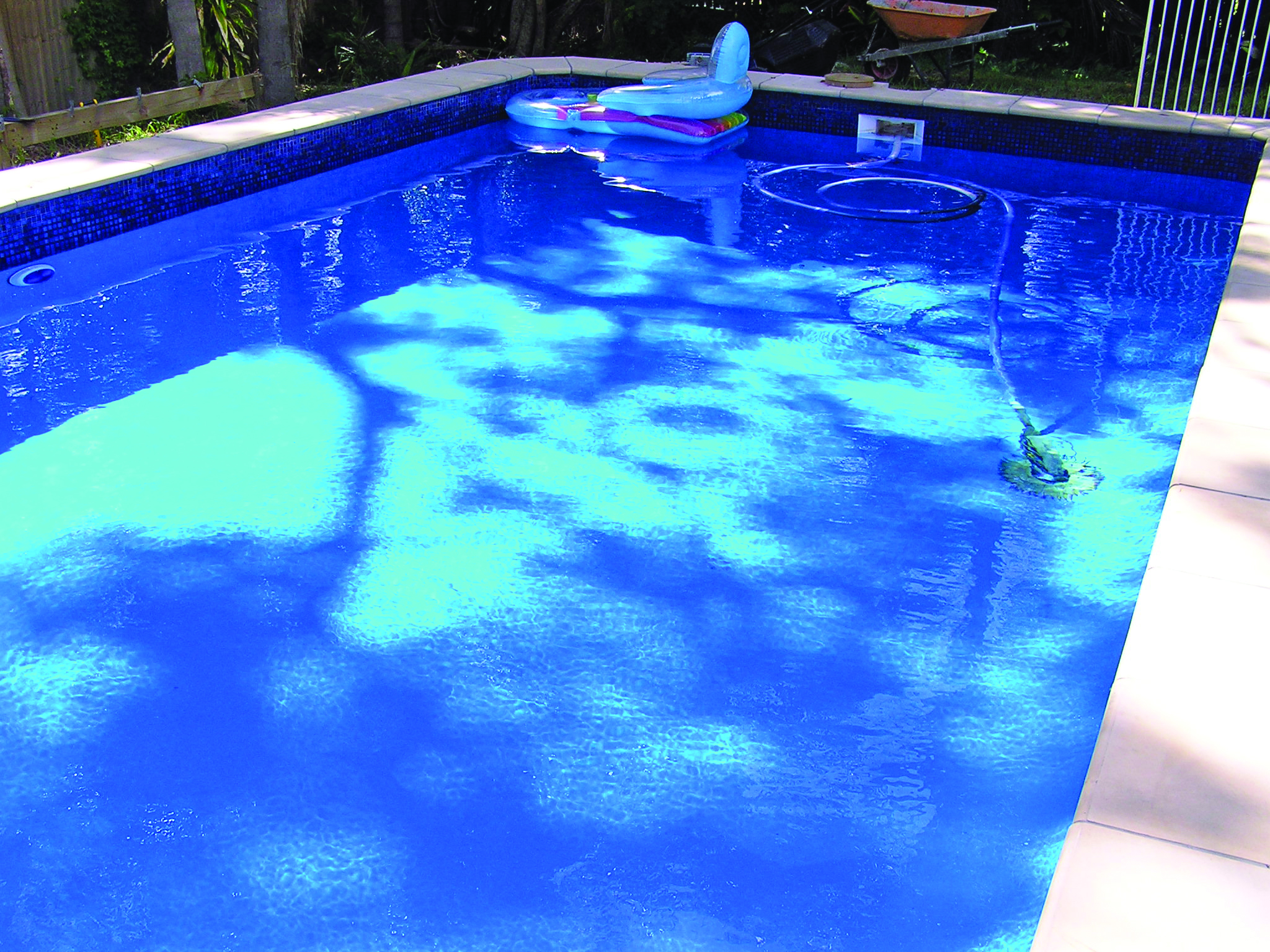 Swimming pool resurfaced with EPOTEC Paints for swimming pools