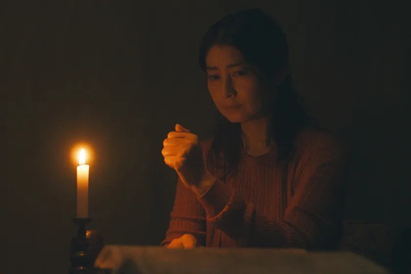 將經典之作《咒怨》系列影集呈現，以真實故事改編的《咒怨之始》必追！