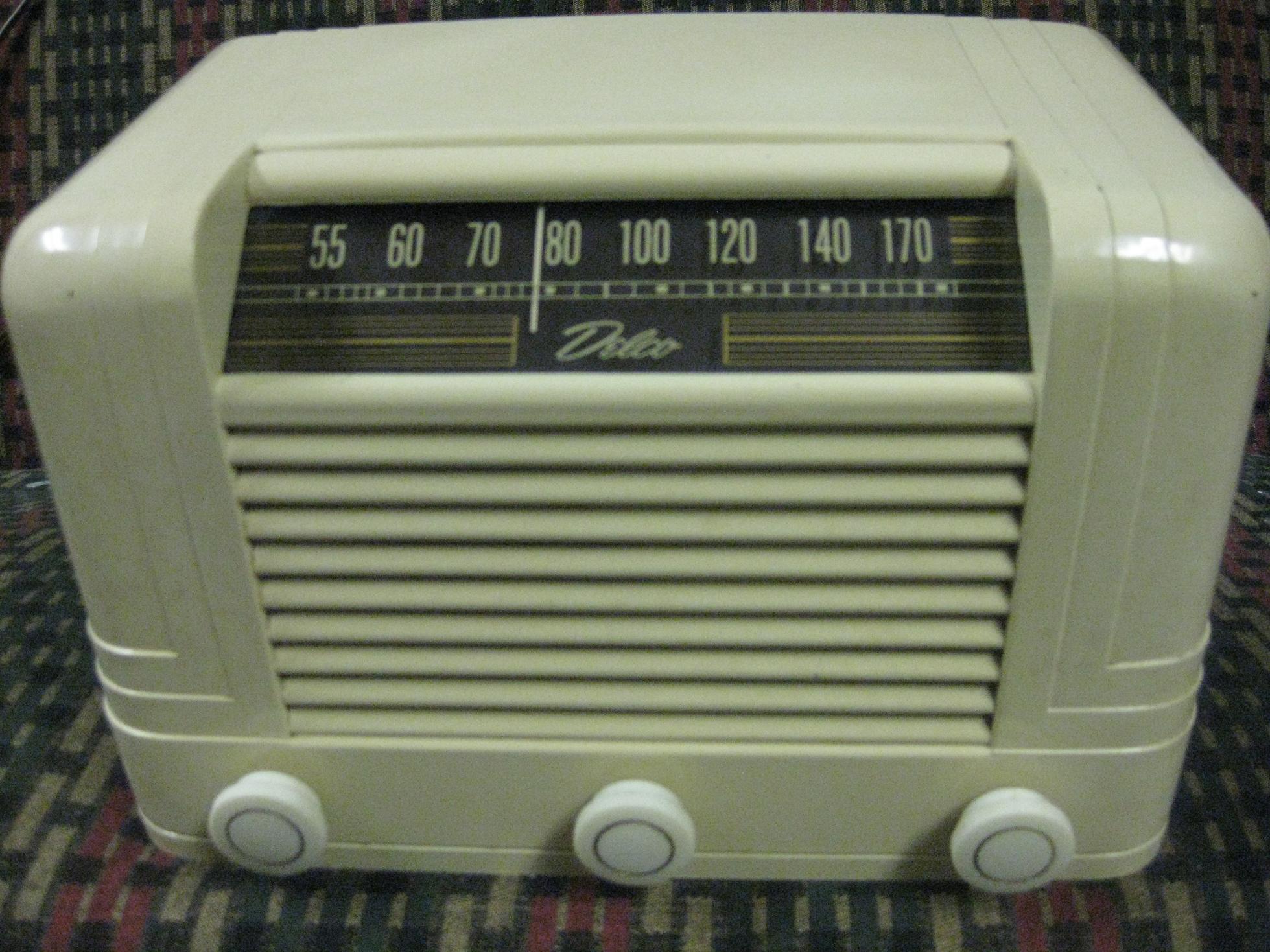 Delco Model R1234 Poppys Vintage Radios