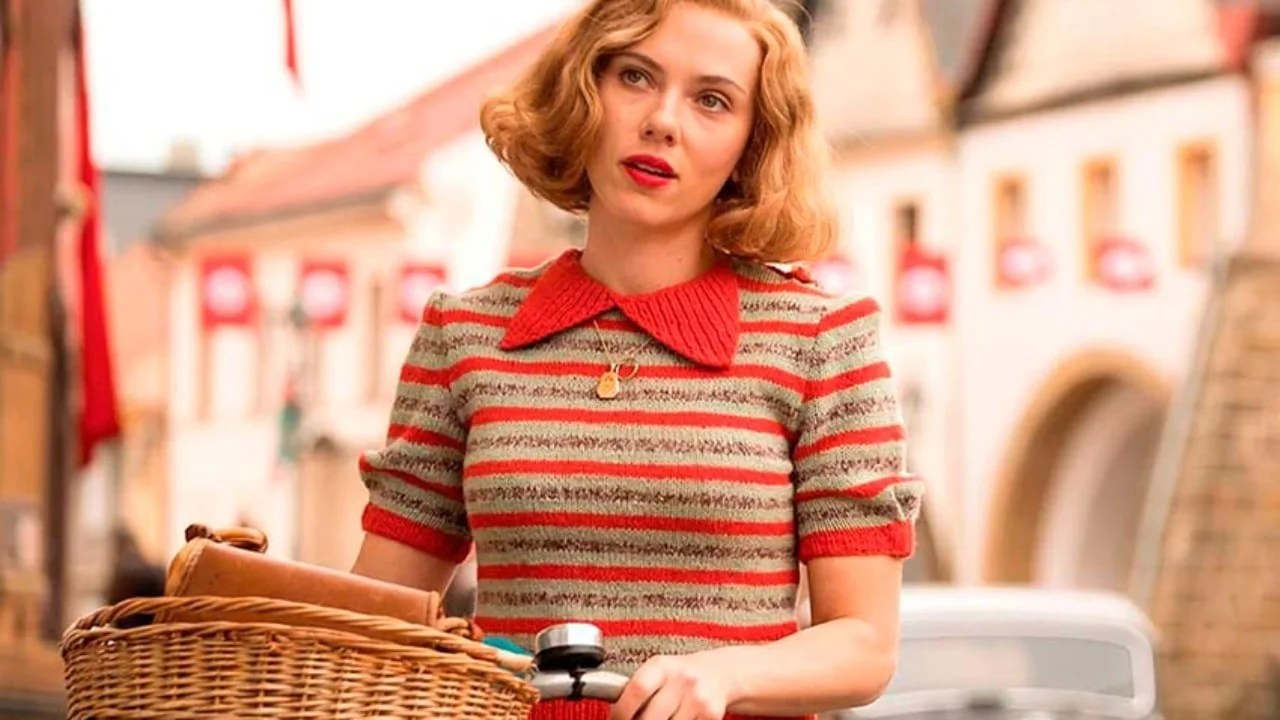Jojo Rabbit filme protagonizado por Scarlett Johansson