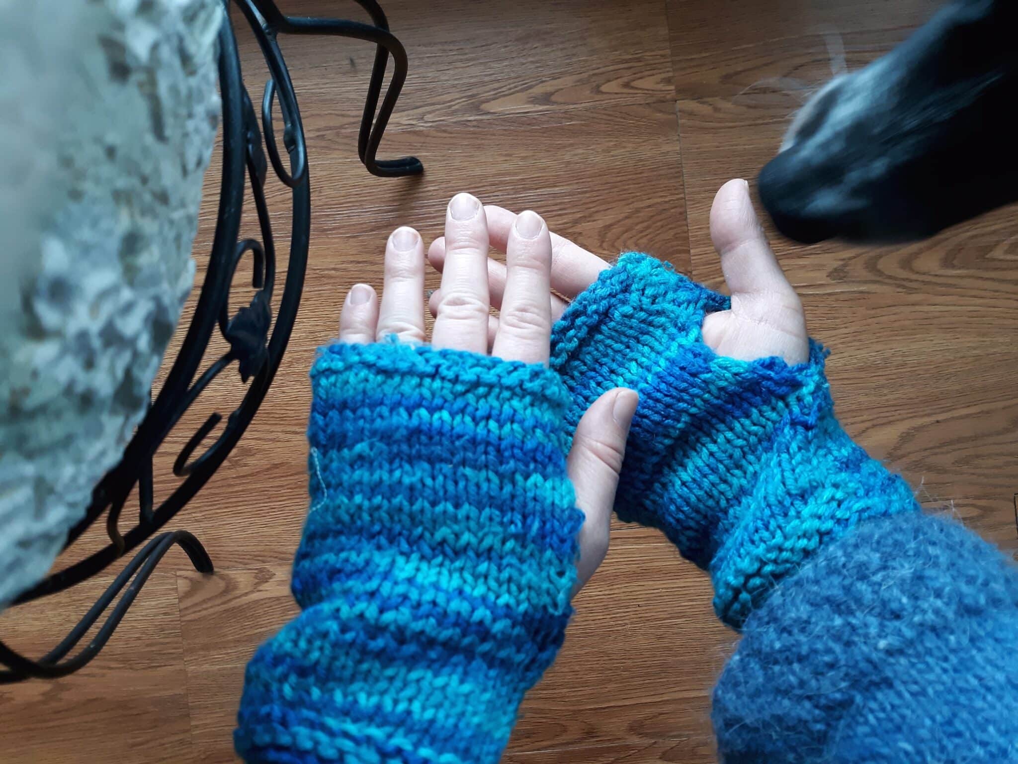 Beginners’ Knitting Fingerless Mitts Level 1 with Hannah Eskel