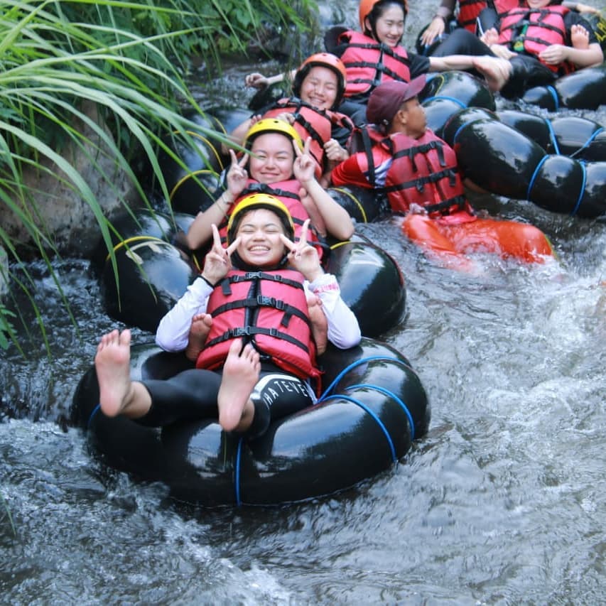 Desa Sumberrejo Suguhkan Keindahan Alam Melalui River Tubing Jempinang