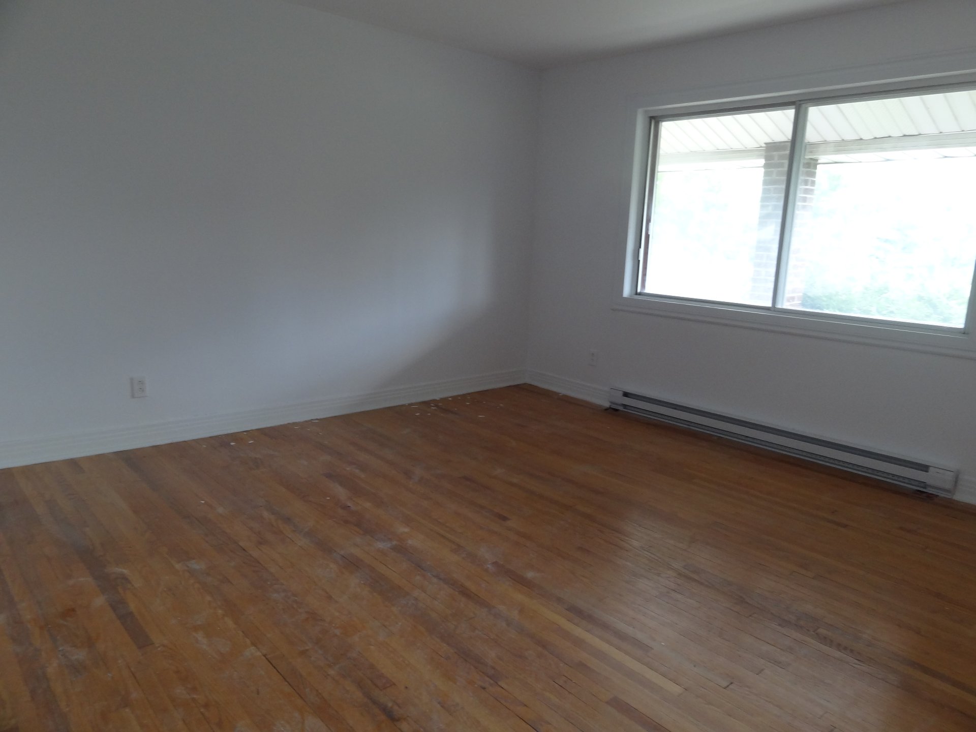 202 Rue Principale SainteDorothée (Laval) Port and Mount