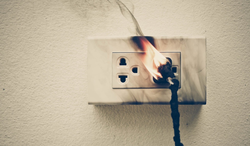 Are Electrical Sparks Dangerous? Port Wallpaper