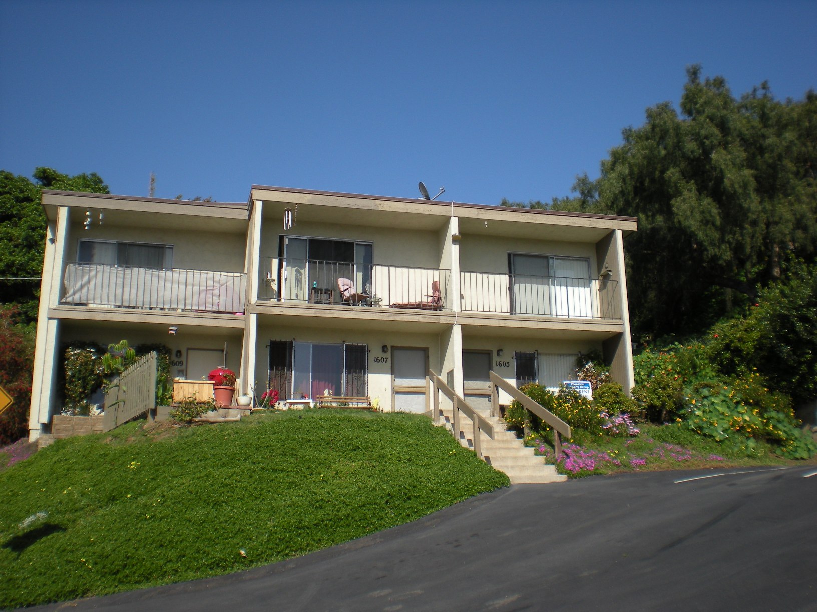 Mission Hills Townhouse with partial bay views ! Poseidon Property Group