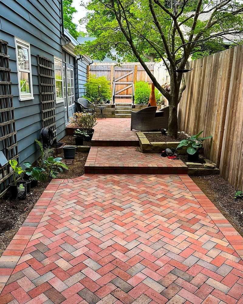 39 Beautiful Backyard Walkway Ideas
