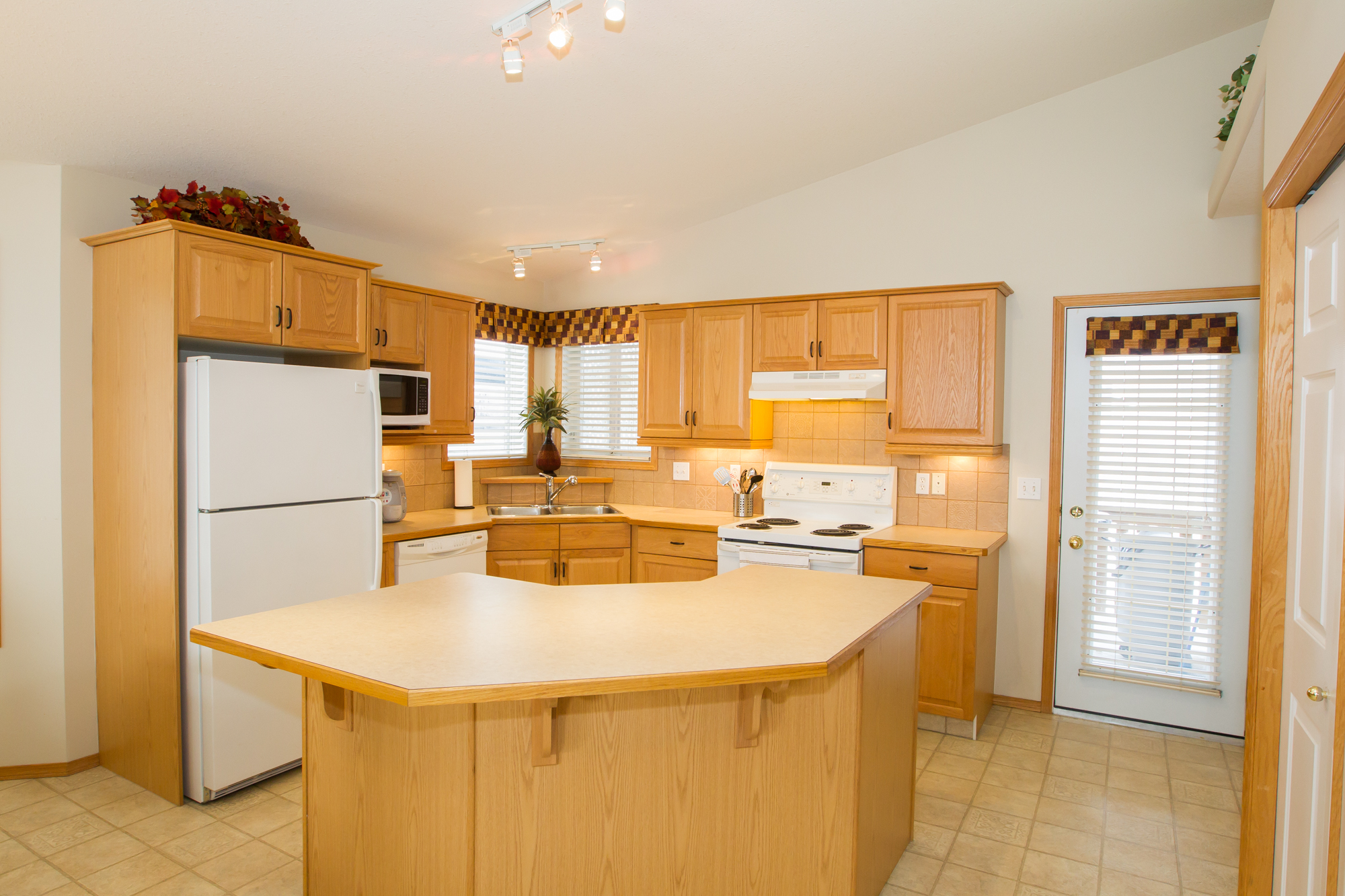 New Riverstone Listing! The Diva Group RE/MAX Real Estate Lethbridge