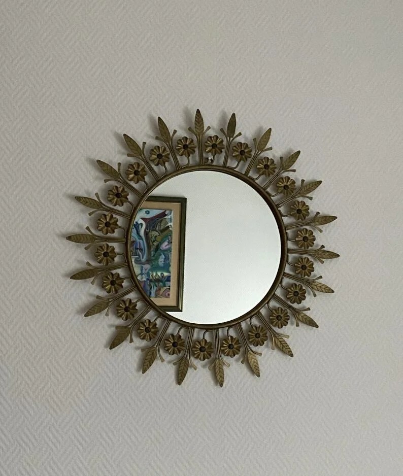 For this reason, people occasionally cover mirrors at night.