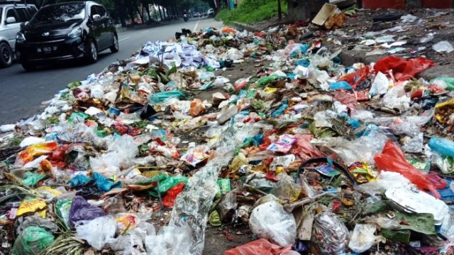 DPRD Kota Ternate Desak DLH Kontrol Masalah Sampah Kelurahan – poskomalut