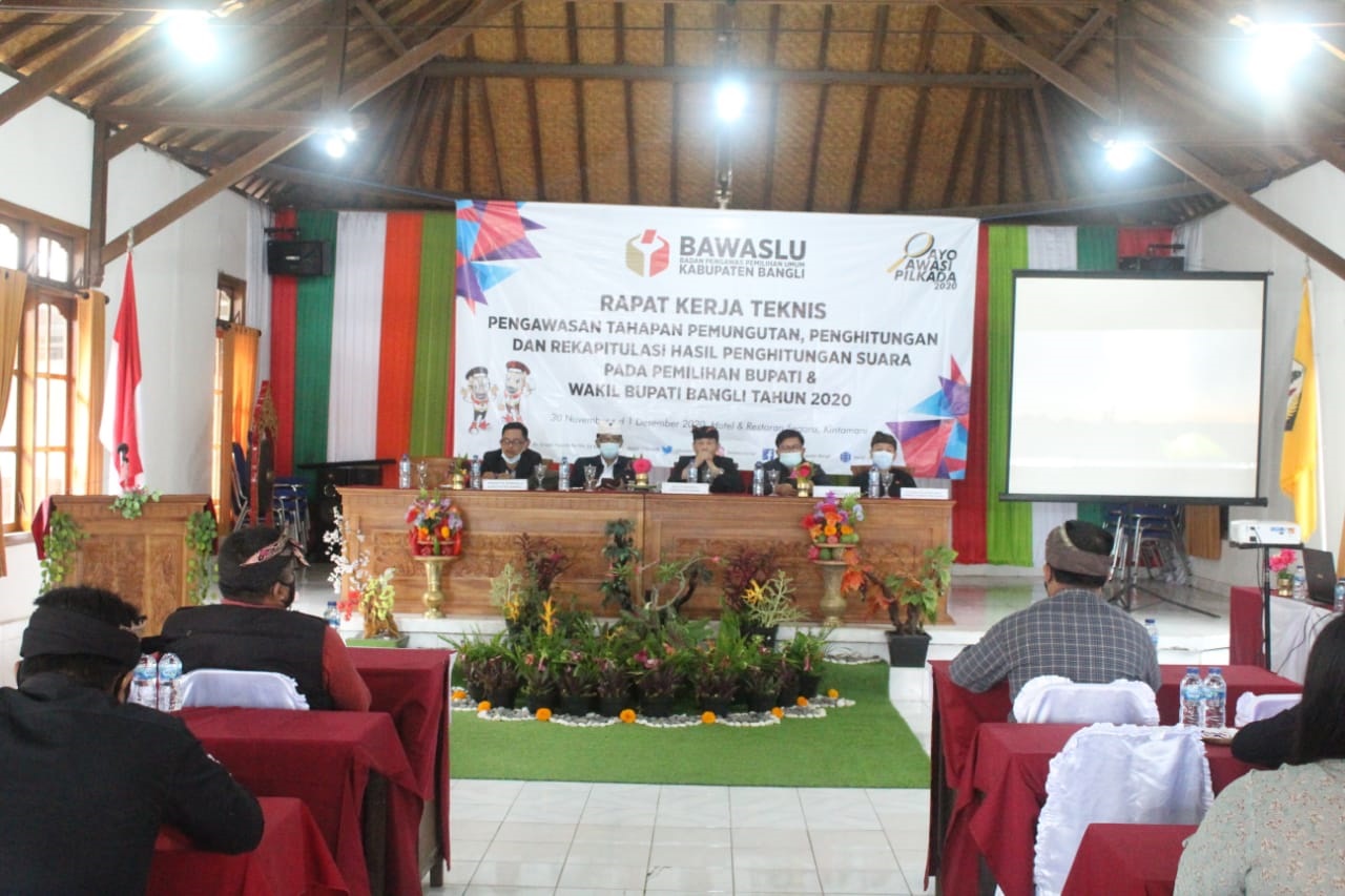 Bawaslu Bangli Gunakan Aplikasi Siwaslu Pos Merdeka