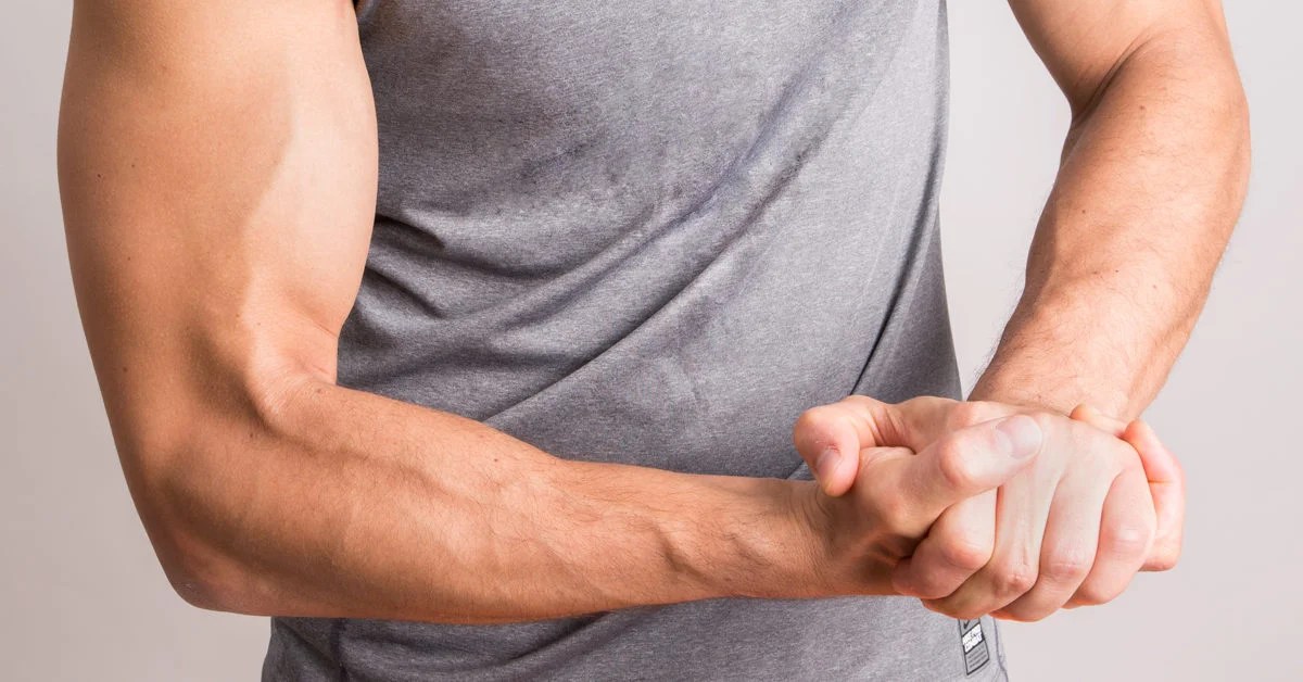 Isometric Exercises 7 Moves for Your Shoulders, Abs, Legs