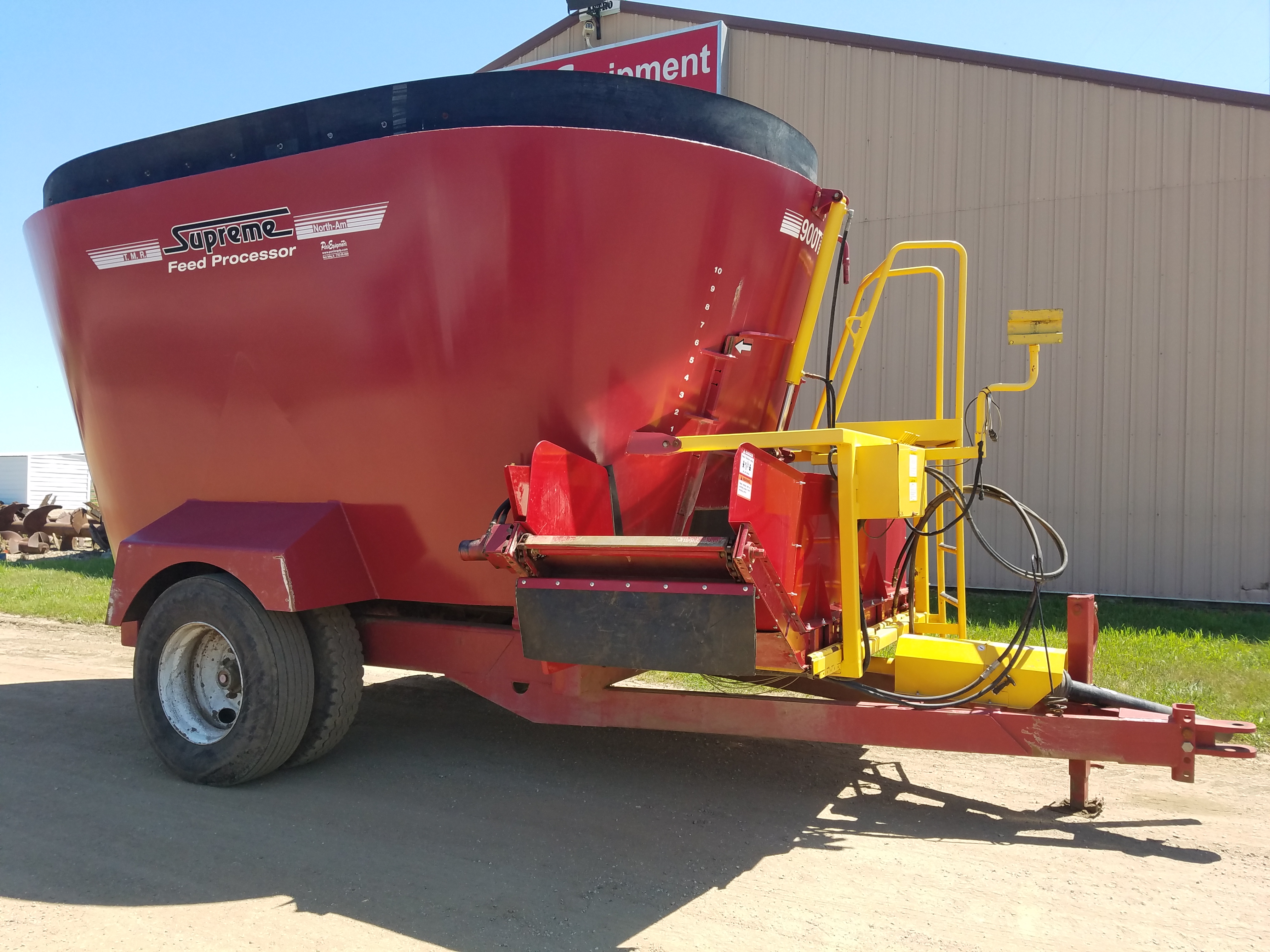 Supreme 900t Vertical Mixer Wagon for sale Post Equipment
