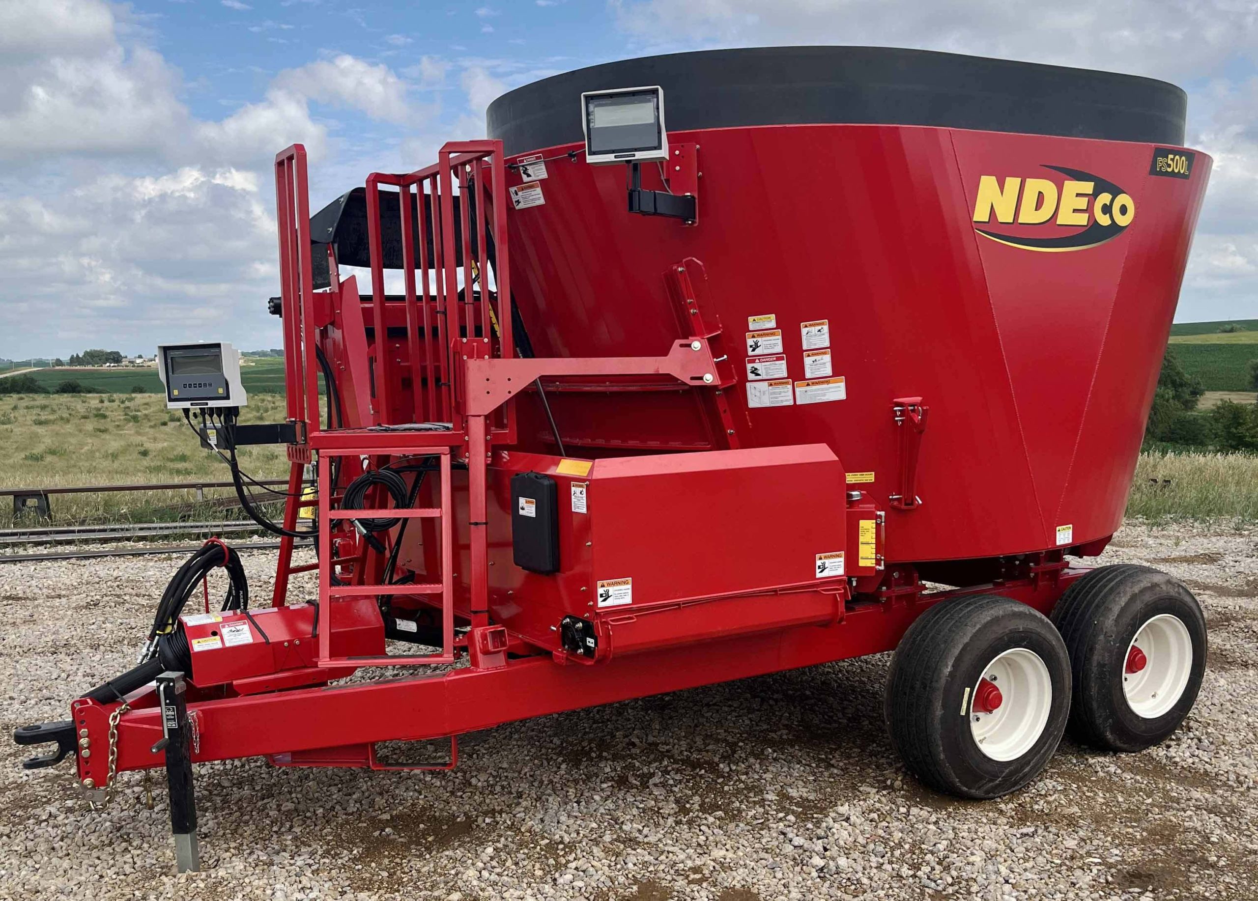 Vertical Feed Mixers for sale Post Equipment