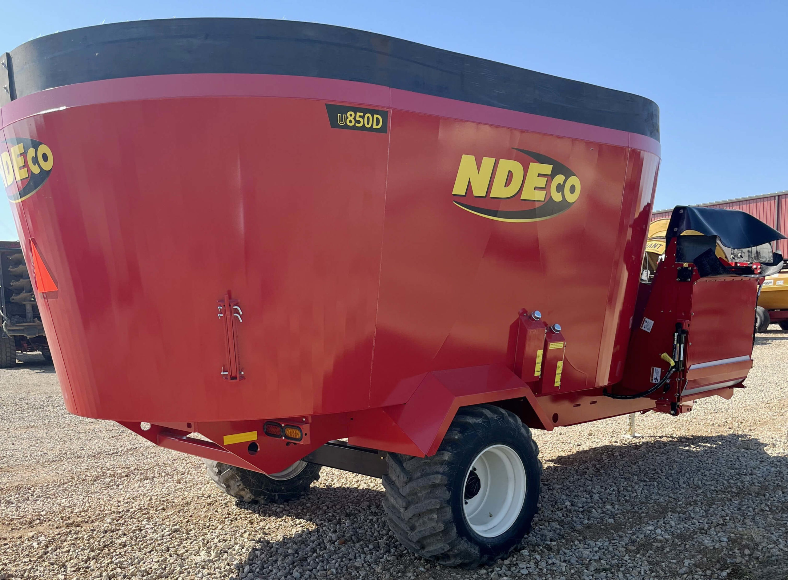 ***NEW*** NDEco U850 Vertical Mixer Wagon for sale Post Equipment