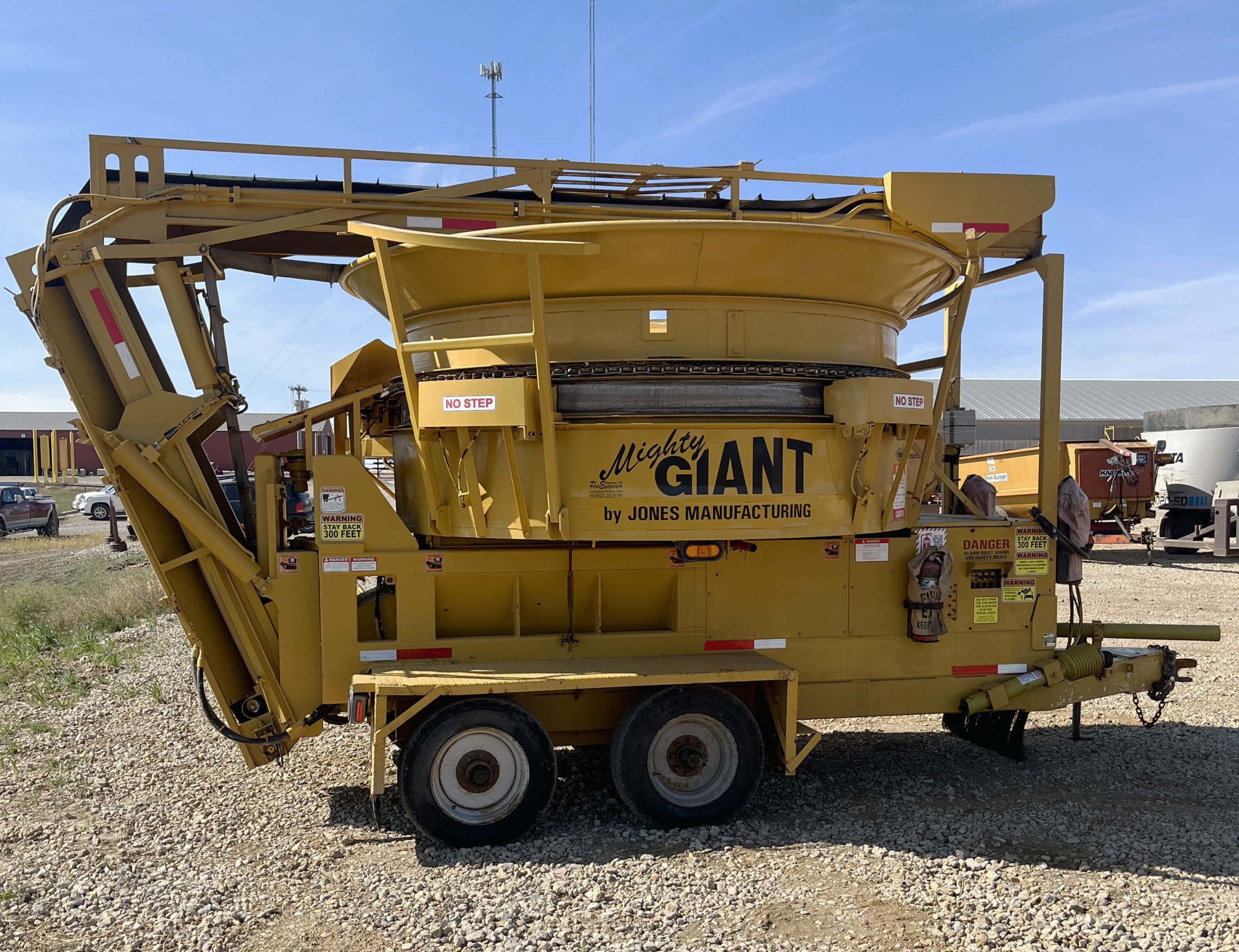 2014 Jones Mighty Giant 2015 Tub Grinder for sale Post Equipment