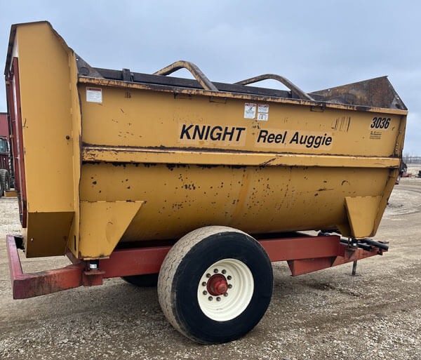Knight 3036 Reel Mixer Wagon for sale Post Equipment