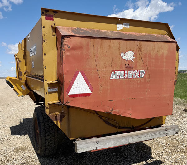 Knight 2450 Reel Mixer Wagon for sale Post Equipment