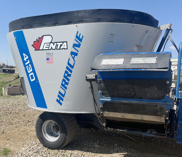 Penta 4130 Vertical Mixer Wagon for sale Post Equipment