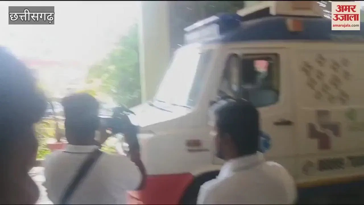 सीजी- VIDEO : सुरक्षाबलों-नक्सलियों के बीच मुठभेड़; घायल जवानों को एयरलिफ्ट से लाया गया रायपुर – INA