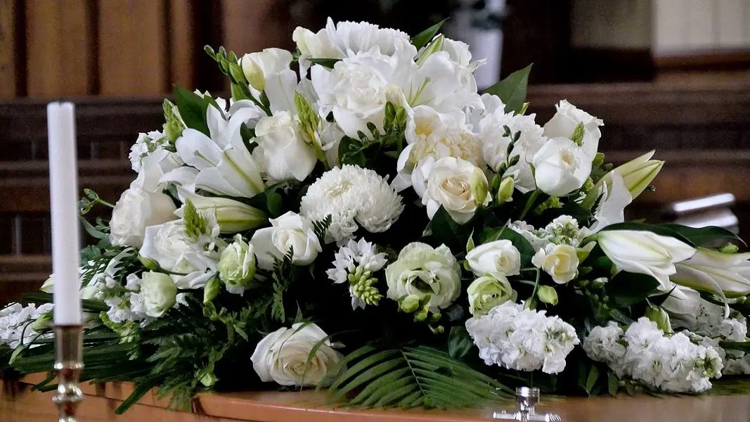 CF012Casket Flower Arrangement POSY.CA