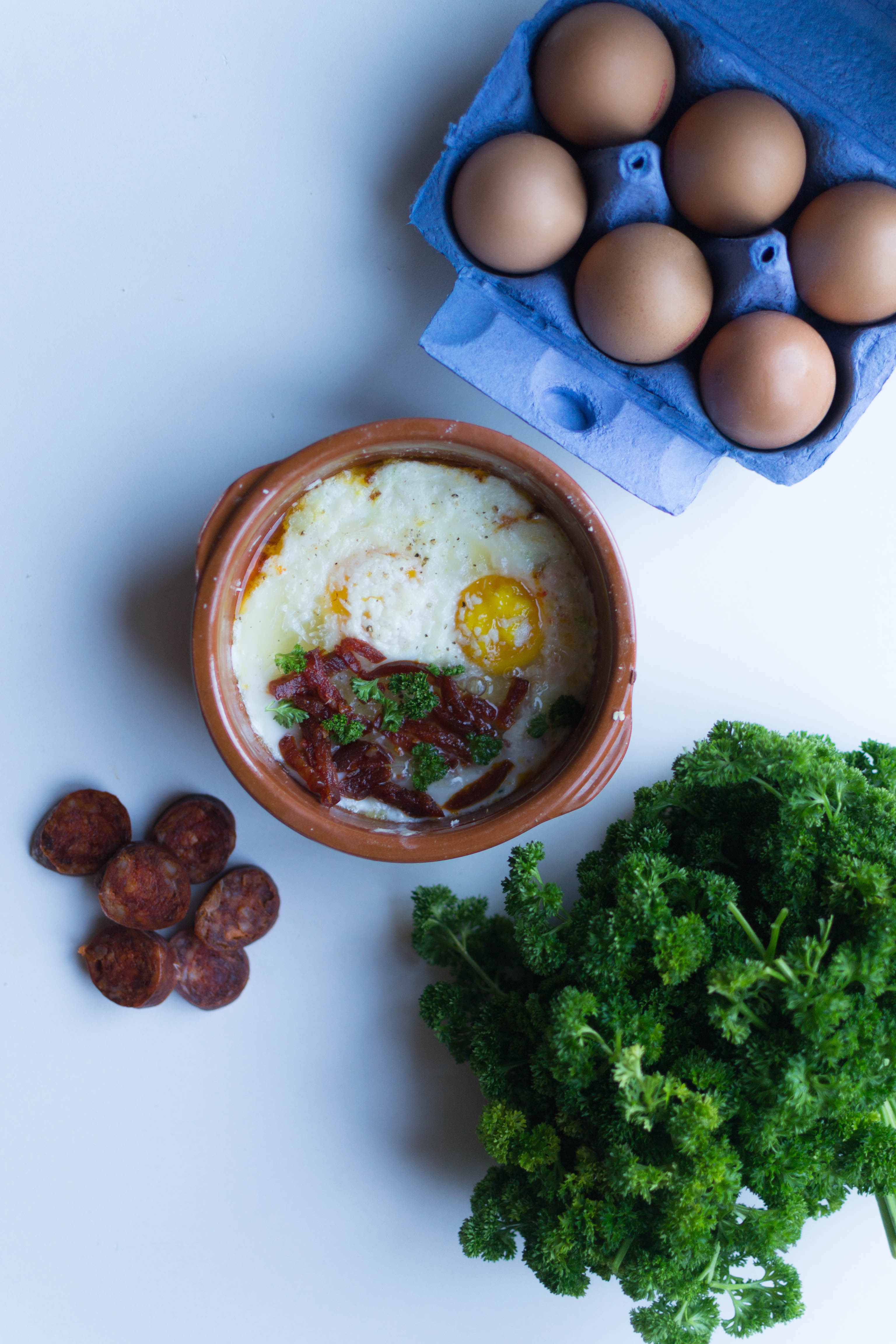 Oeufs cocotte au chorizo, courgette et oignon Potimanon