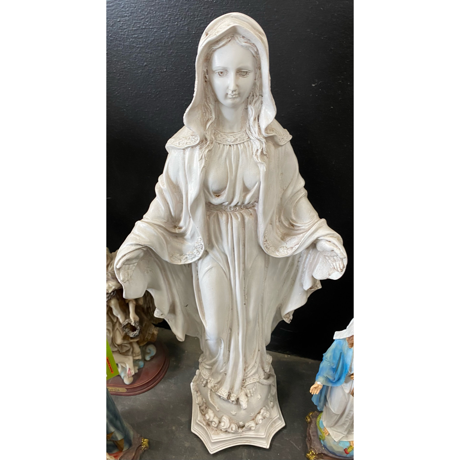 Mary 60cm White Lightweight Indoor Statue Pots n Pots