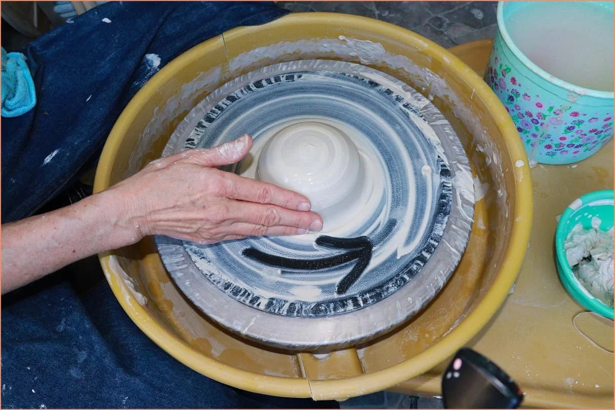 Which Direction Should A Potters Wheel Turn Pottery Crafters