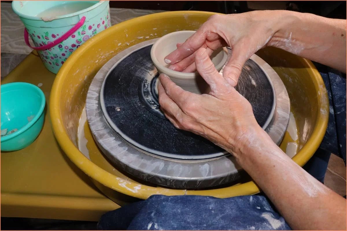 Which Direction Should A Potters Wheel Turn Pottery Crafters