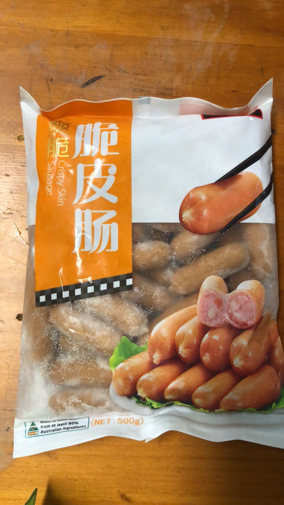 Crispy Skin Sausage Poulings Holding